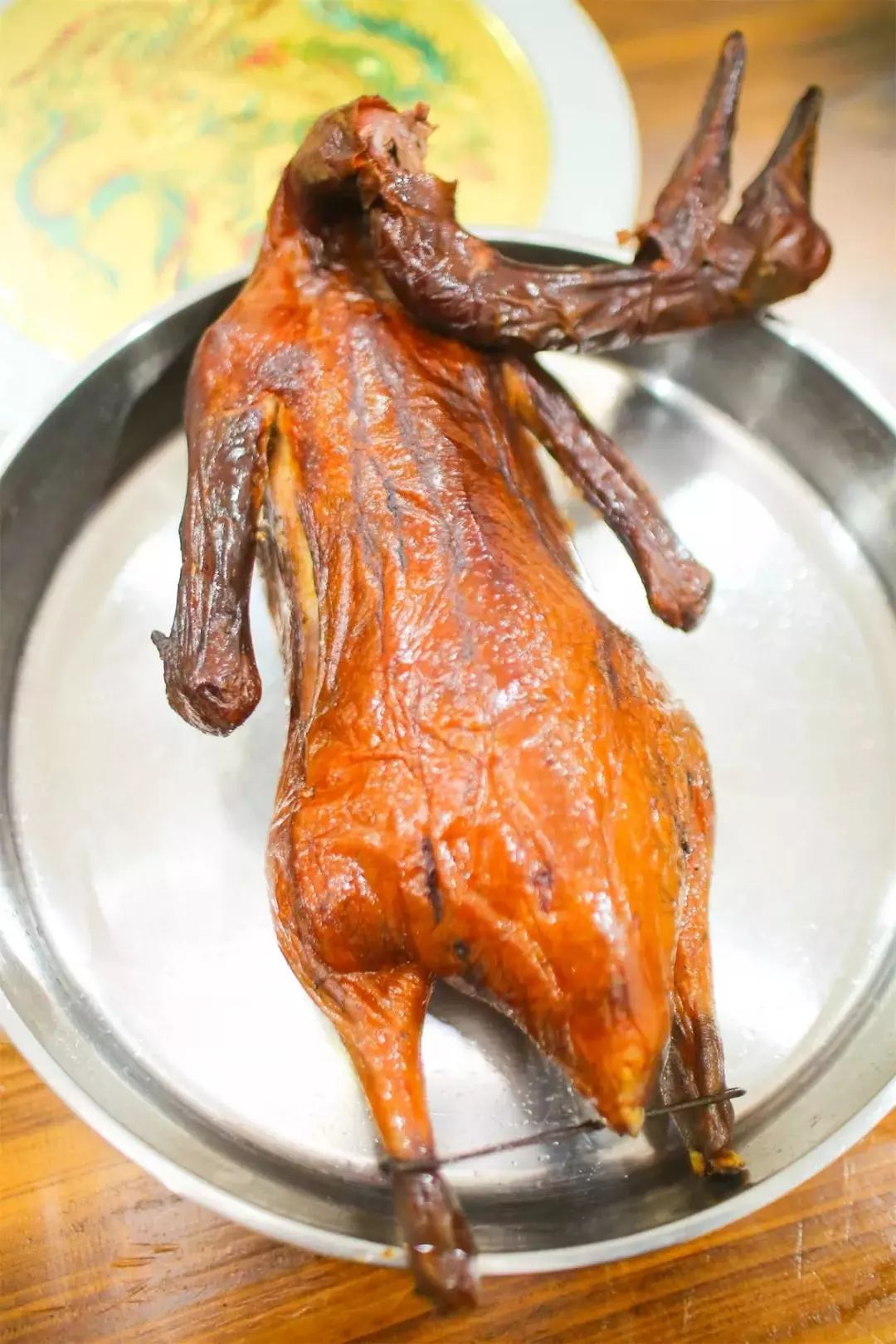 好食到爆这里有最正嘅荔枝柴烧鹅全东莞人都惦记