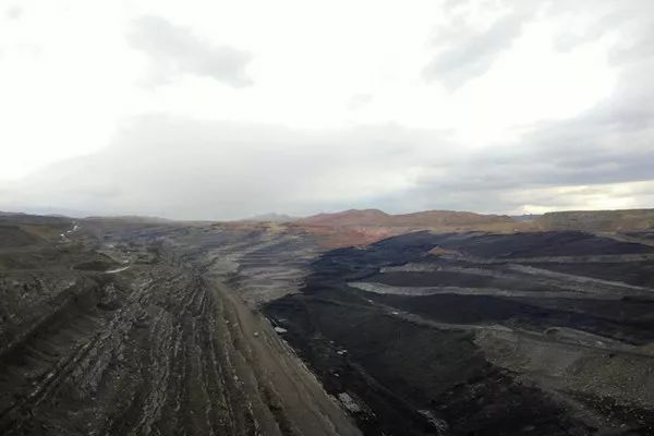 新疆托克逊黑山煤矿图片