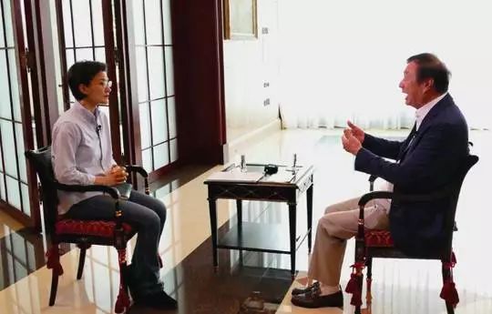 任正非央视专访我们做了2万个奖牌写着不死的华为