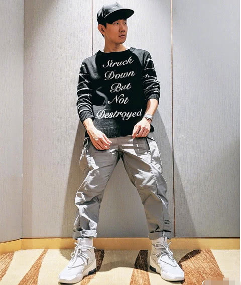 有种"炫富"叫林俊杰晒鞋,81万不算贵,网友:行走的银行_鞋子