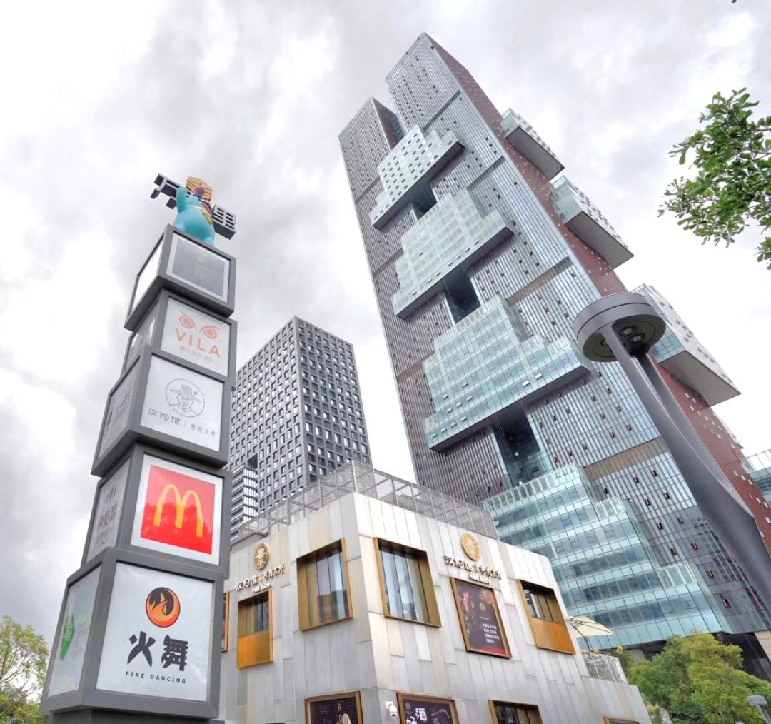 "绿廊街区 商业mall"是云城万科里最独有的亮点.