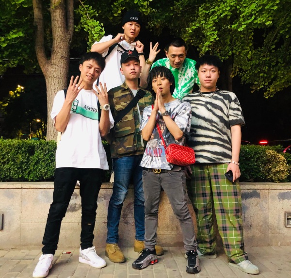 但毋庸置疑,不论l4wudu,小艾,王嗣尧turbo他们谁能走到最后,今年新