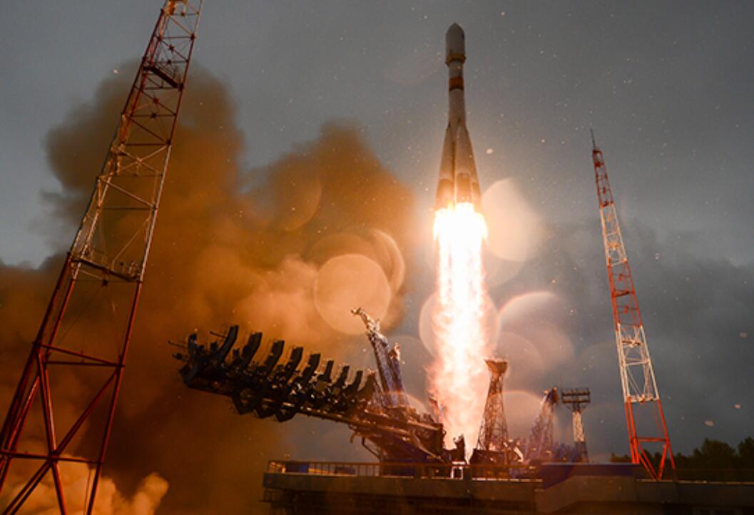 原创50年前一幕重现俄罗斯联盟号火箭遭雷击命中火箭助推器