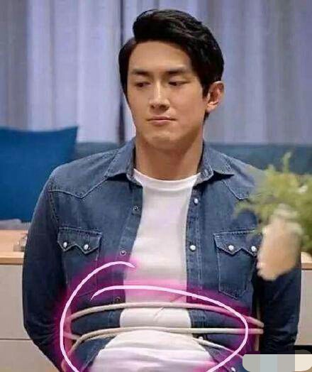林狗的画风终于变了,从沙雕到健美男神,林更新到底经历了什么?_肌肉