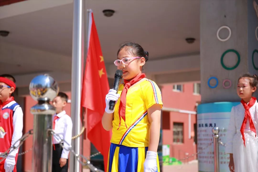 雏鹰实验小学图片