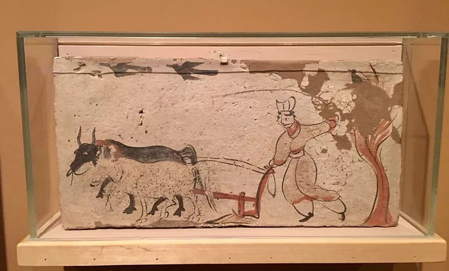彩绘耕地图壁画砖王志强介绍,其中,彩绘耕地图壁画砖,表现了魏晋时期