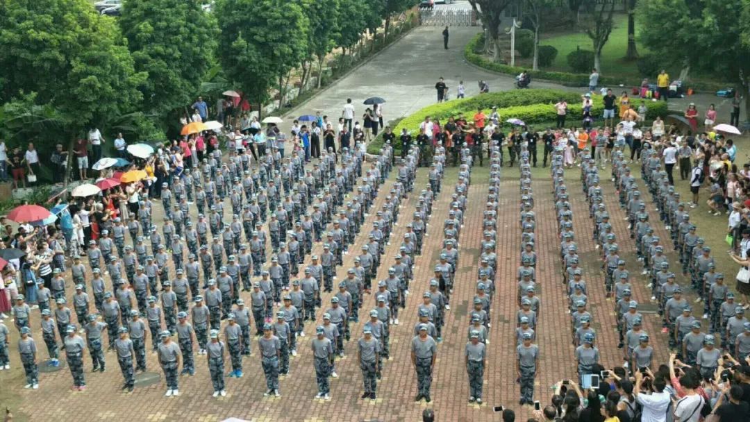 肇慶國防教育基地特種兵培訓夏令營