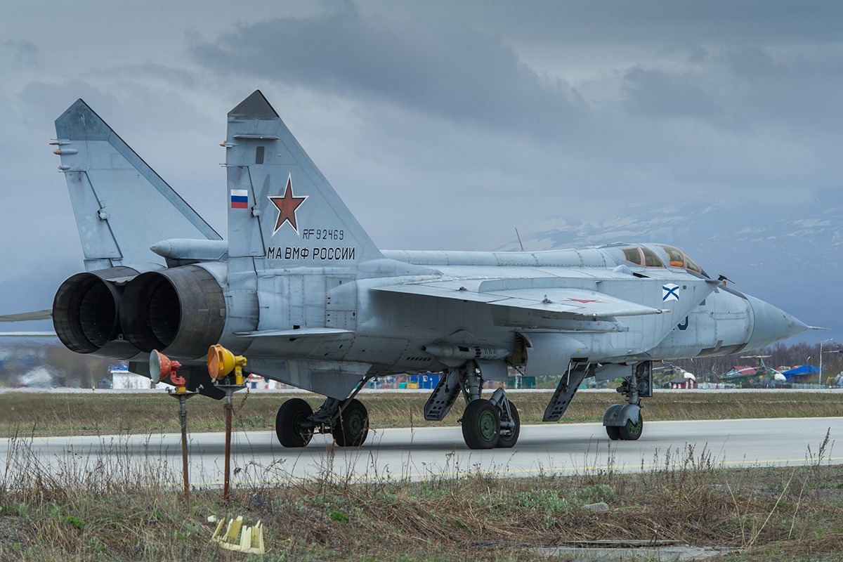 大哥也需要护航?米格-31战斗机为图-95ms护航