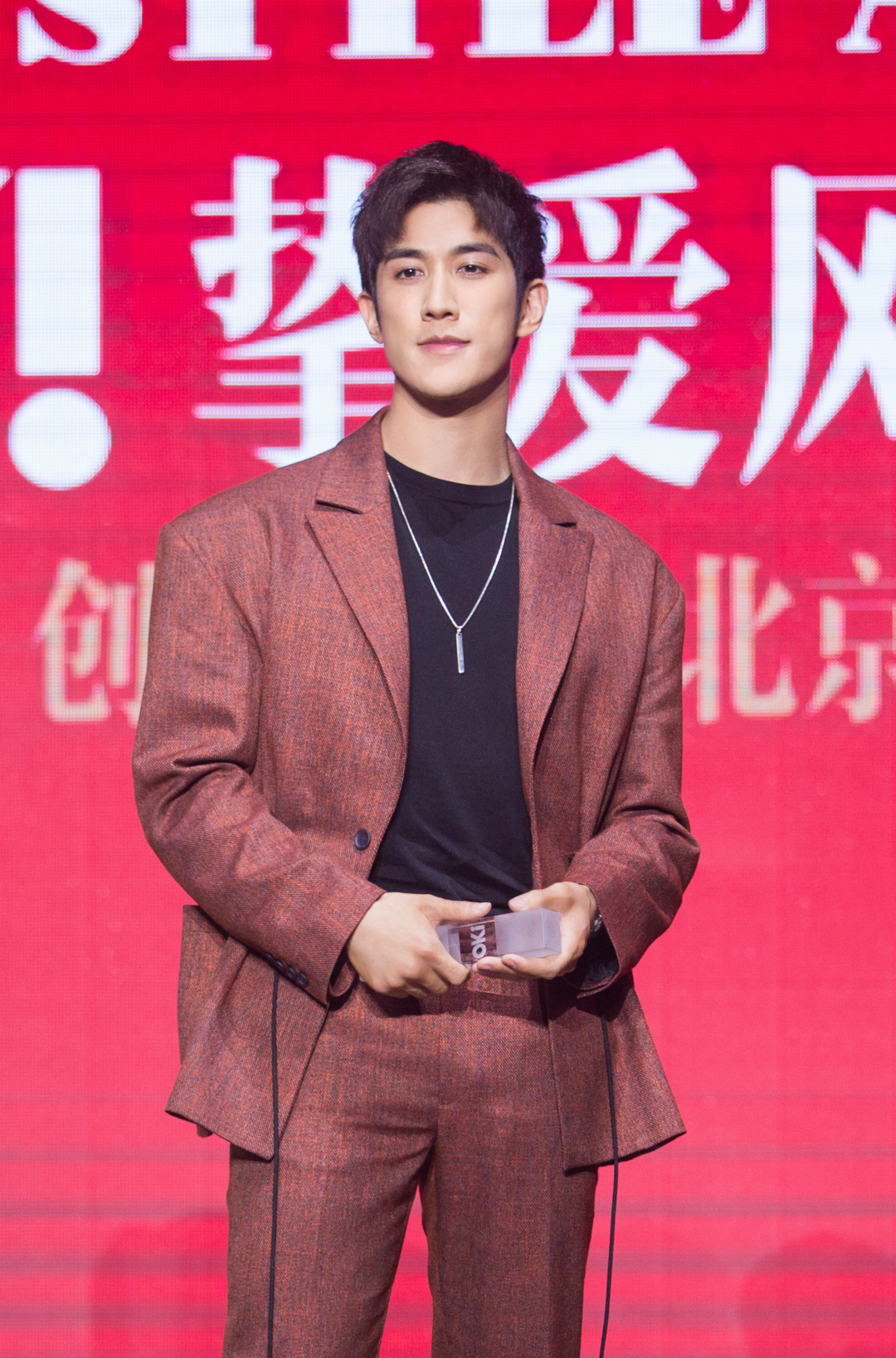 李治廷获年度挚爱突破演员奖感恩认可与支持