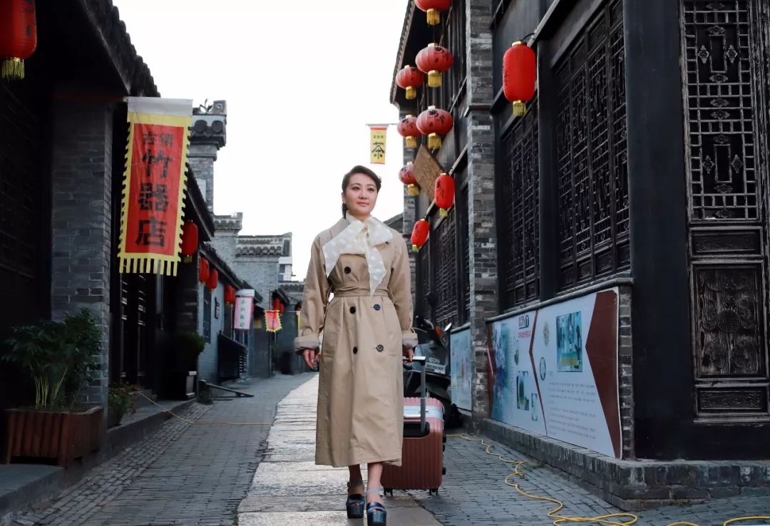 今天,有位著名的歌唱家来安丰拍摄mv,猜猜她是谁?_吴彦凝