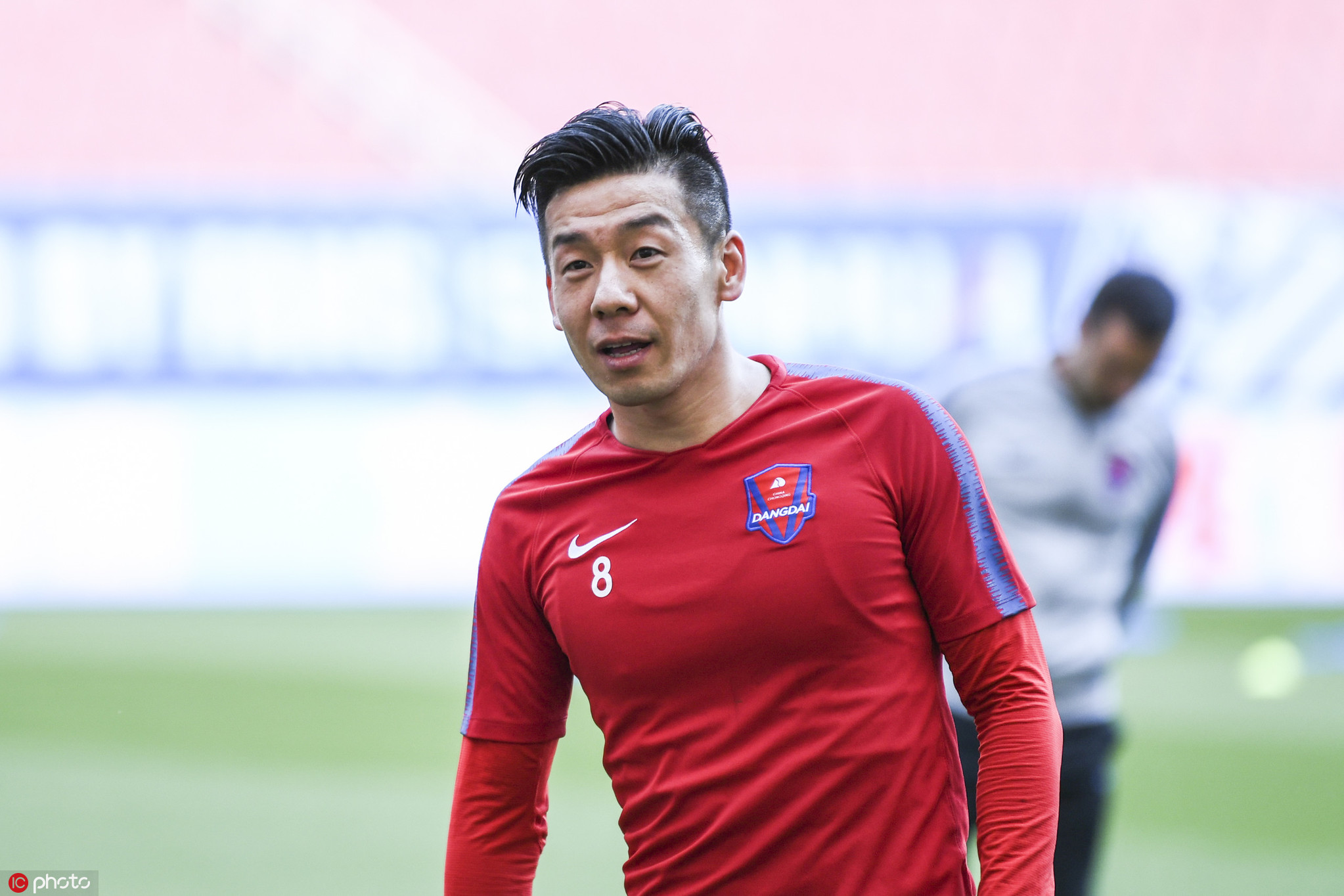 重庆斯威备战训练 小摩托剃成平头清凉入夏