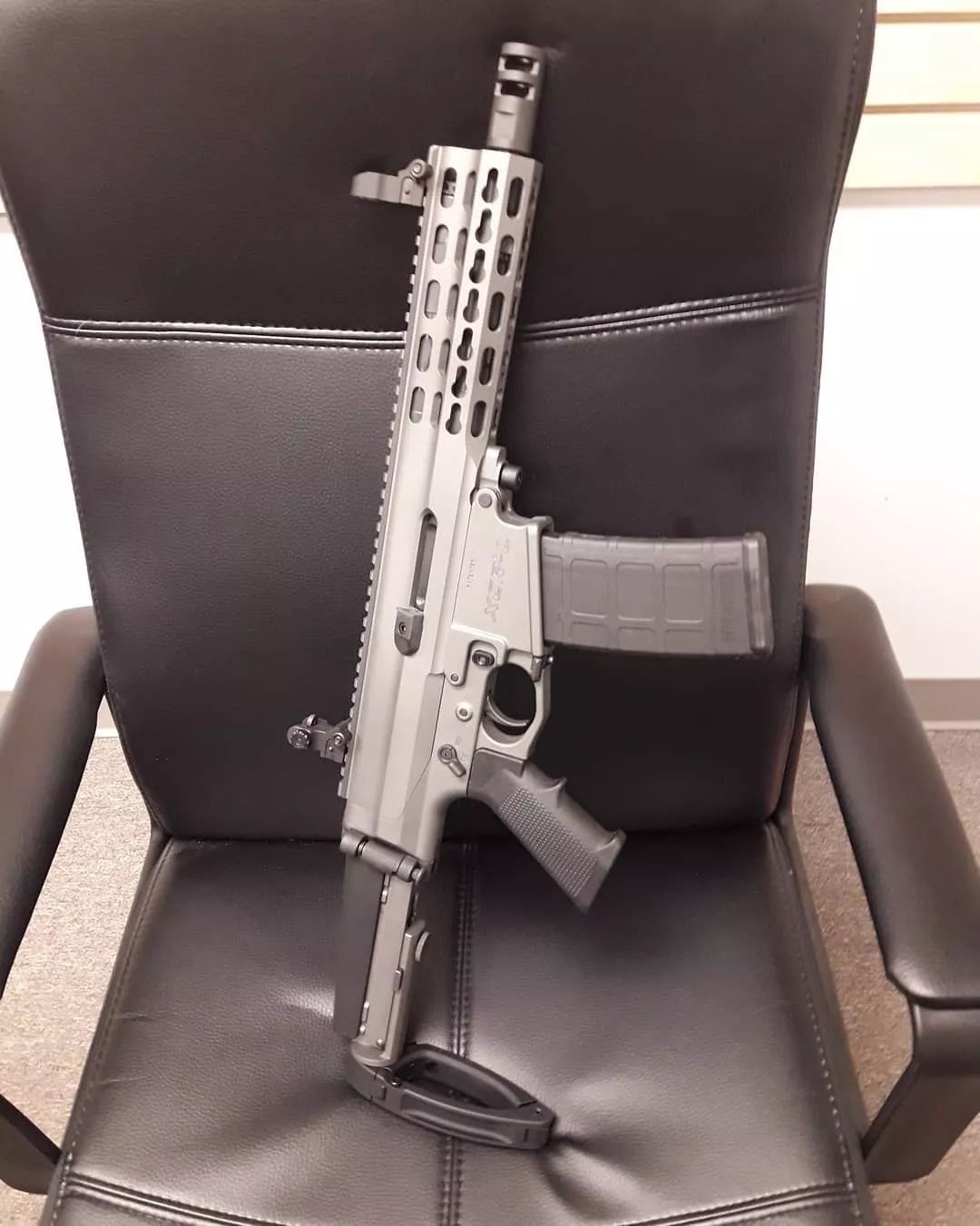 robinsonxcr鲁滨逊轻武器公司可交换口径步枪