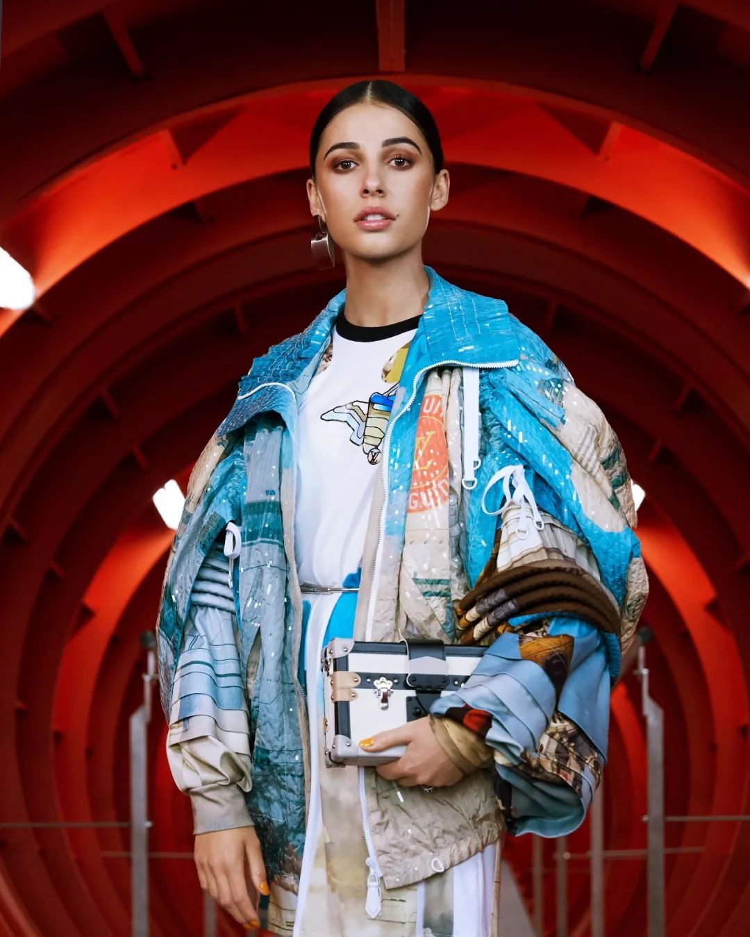 服装,包袋:louis vuitton△naomi scott在louis vuitton2019秋冬成衣