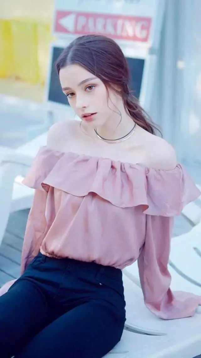 被称为俄罗斯张柏芝的少女模特dashataran美到犯规