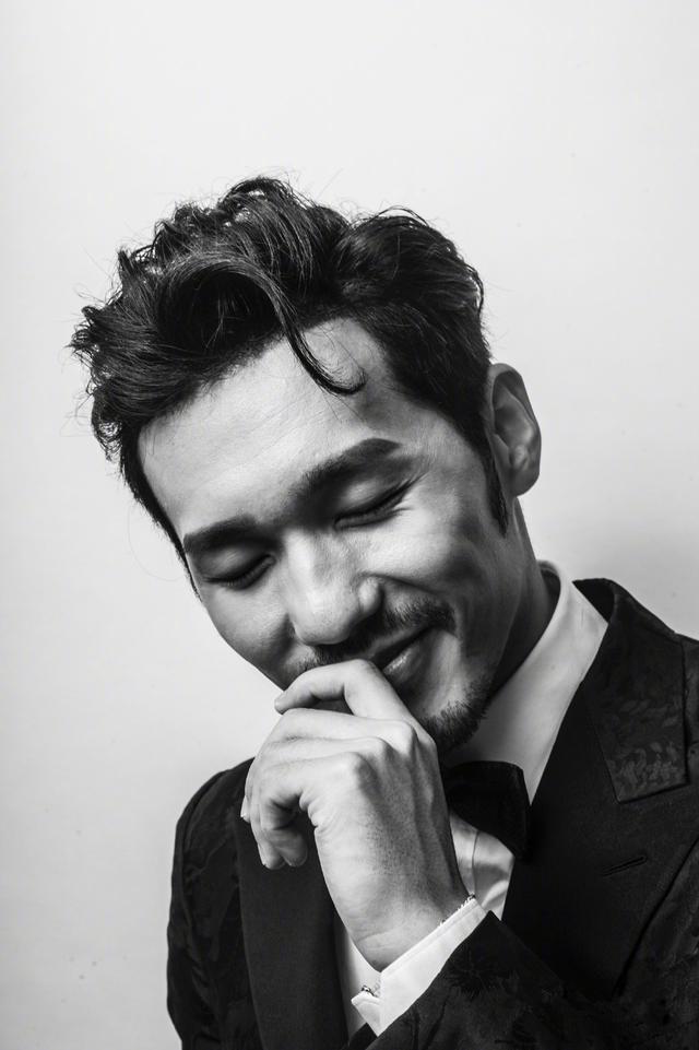 当白宇剃掉胡须,青春减龄不输小鲜肉!网友:终于相信你是90后了