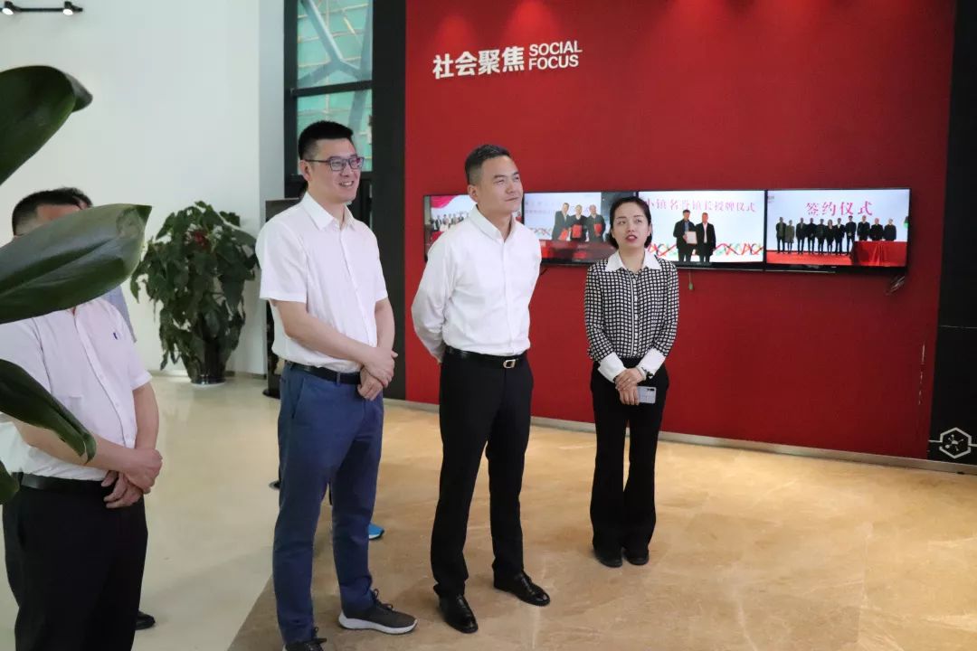 区委常委区纪委书记李群赴仙岩街道调研