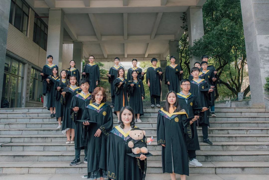 用一张毕业照向最爱的中南大学说再见