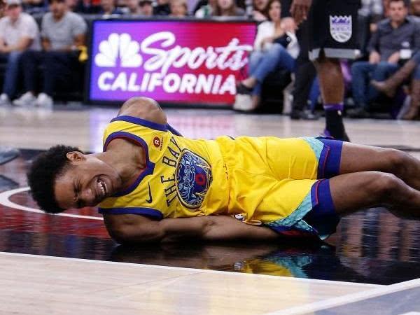 当时也没有细说原因,麦考在上赛季季后赛还复出比赛,打了六场比赛场均