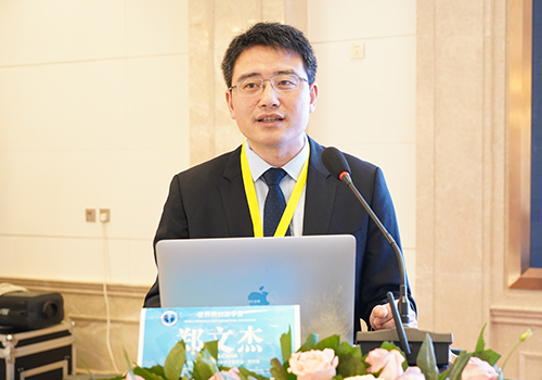 陆军军医大学新桥医院郑文杰教授做《内镜下融合现状及发展》专题讲座