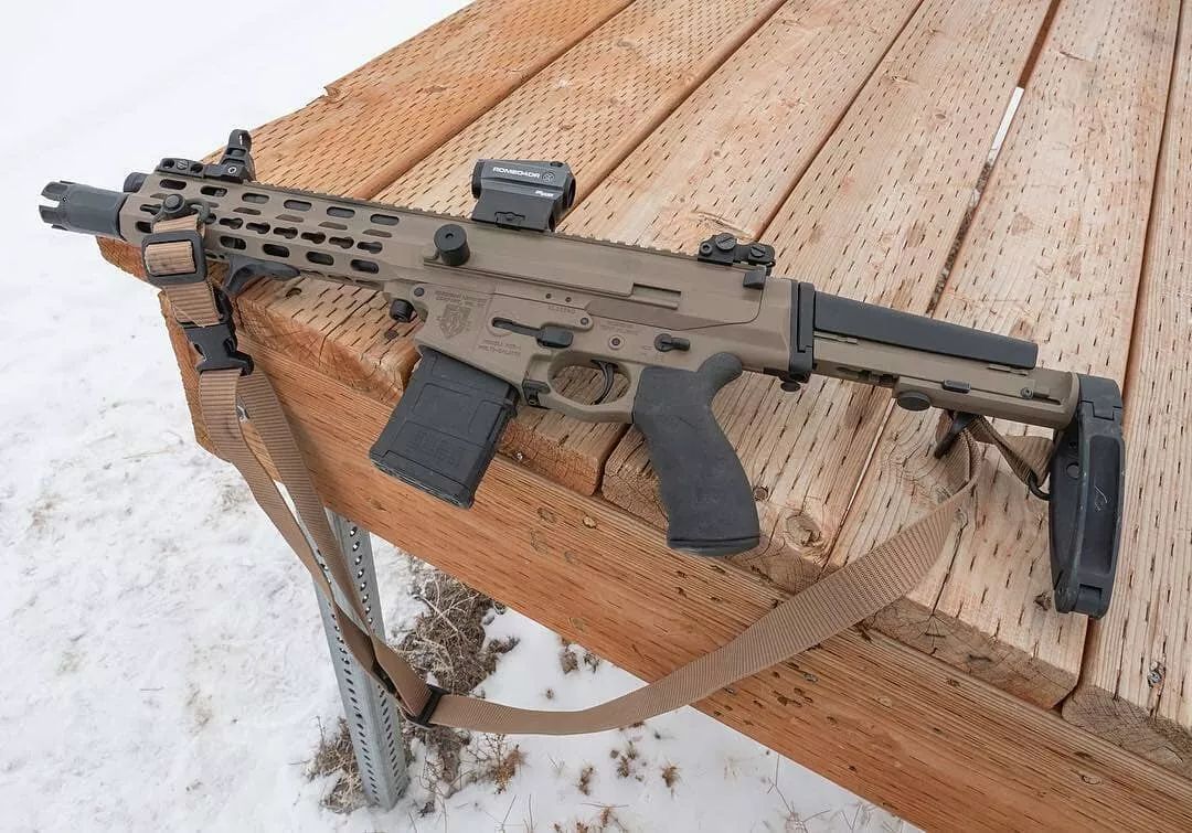 robinsonxcr鲁滨逊轻武器公司可交换口径步枪