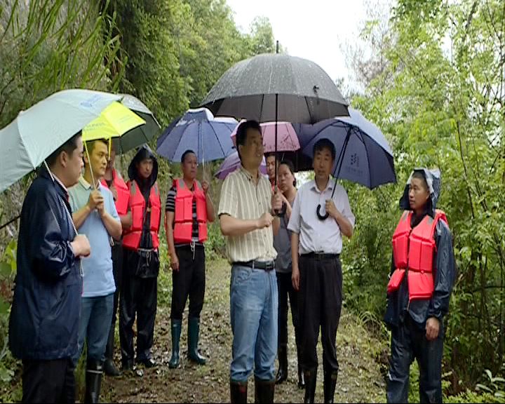 點箬坑鄉紅旗村電力搶修古溪鄉組織群眾救災搶險▌來源:微祁門返回搜