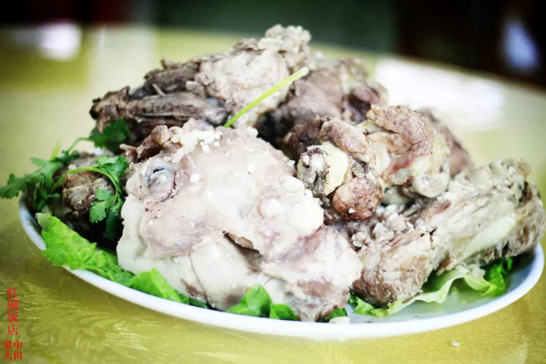 福建大田石牌手抓大骨头让吃货分分钟失控相见恨晚