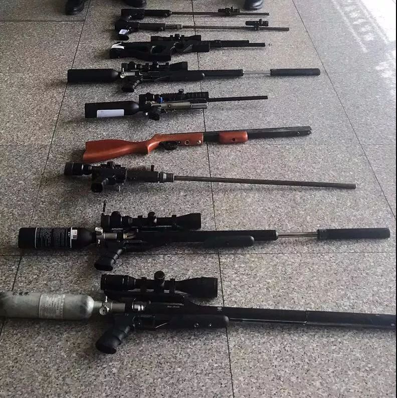 缴获各类枪支11支!
