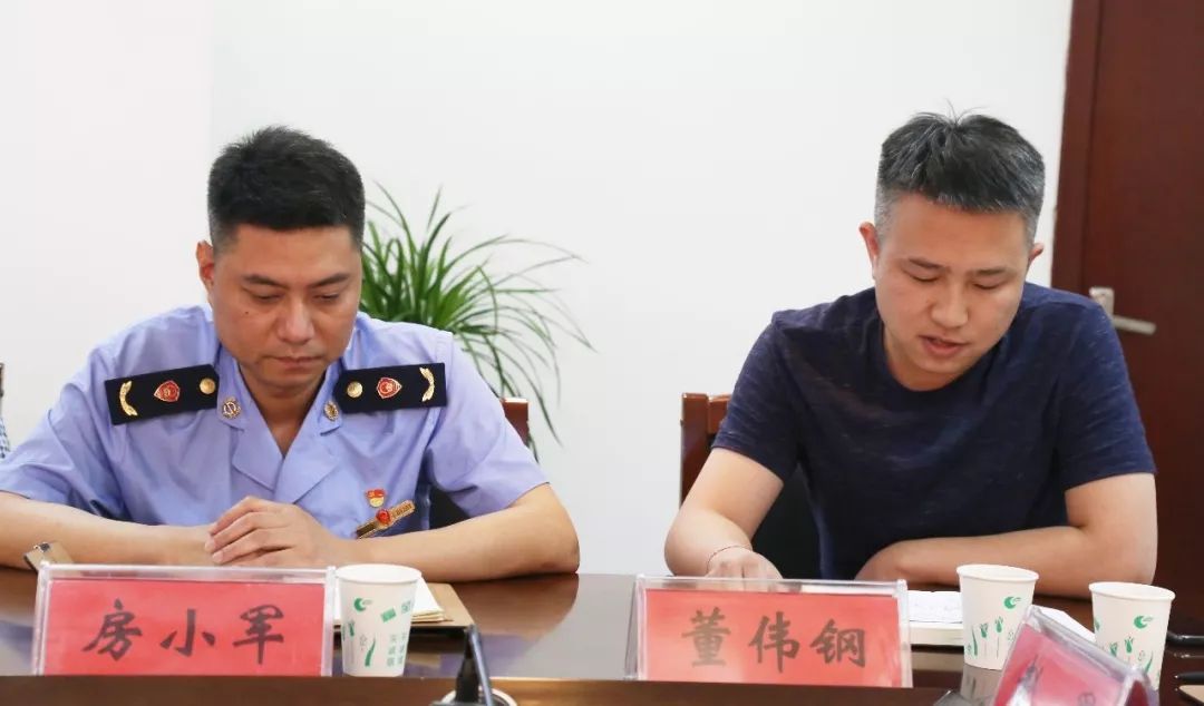 区委常委纪委书记监委主任徐凯盛以人大代表身份进选区