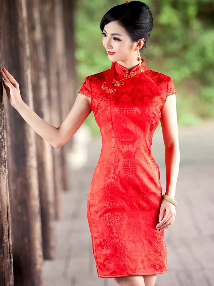 穿着旗袍结婚 细节需要费心_新娘