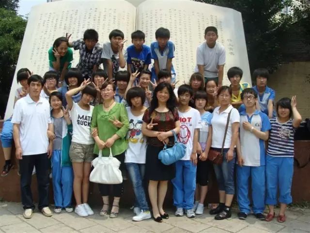 隆化一中高三一班@侯雅静:那年的毕业季我们穿梭在校园周边的各个角落