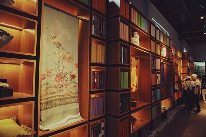 梁平木版画木版画与竹帘,灯戏齐名,被誉为"梁平三绝".