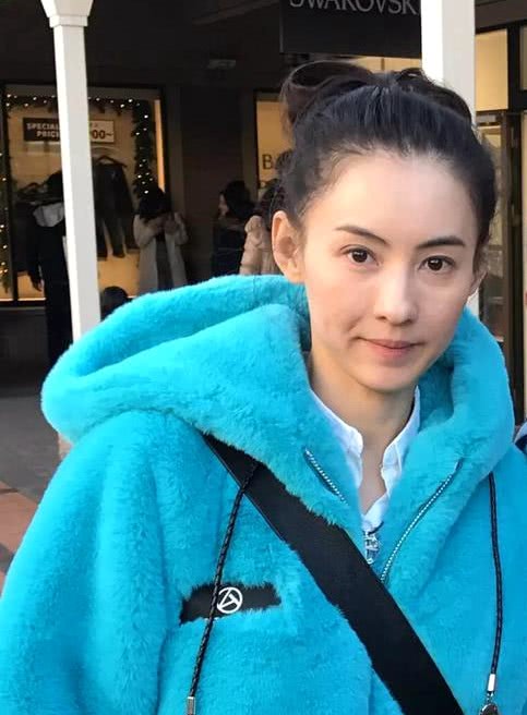 原创39岁张柏芝清晨素颜直播公布自己保养秘诀怪不得皮肤这么好