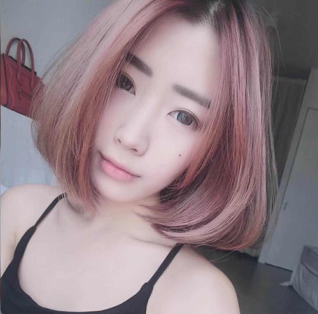 女人的美在于优雅,内扣短发时尚减龄,高级精致更有女人味!