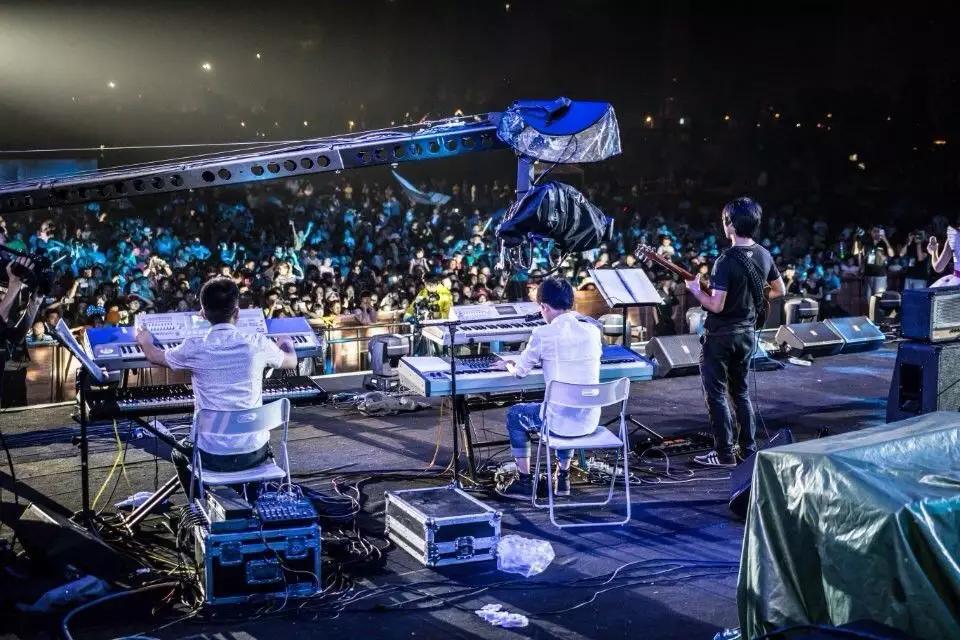 致敬青春2019beyond纪念演唱会本周五登场