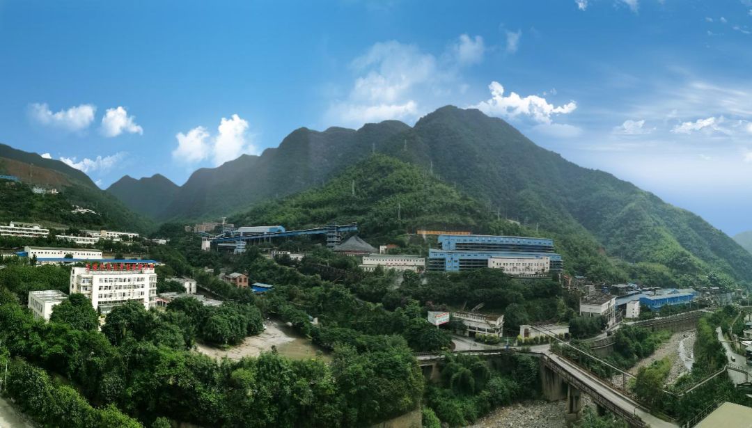 大红山铁矿全景井下有轨运输电机车无人驾驶中深孔凿岩台车自动打孔