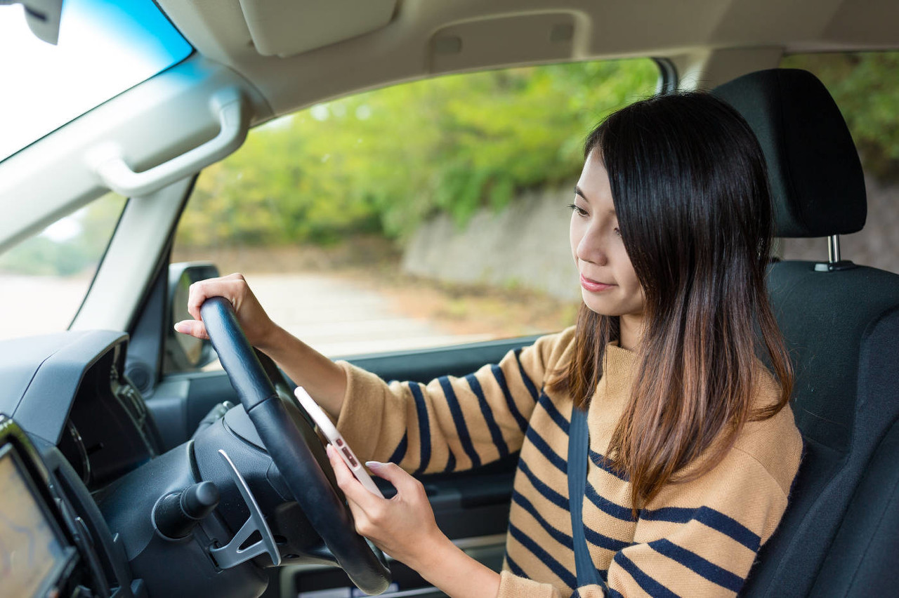 開車千萬別穿人字拖不但危險在英美還可能會被高額罰款