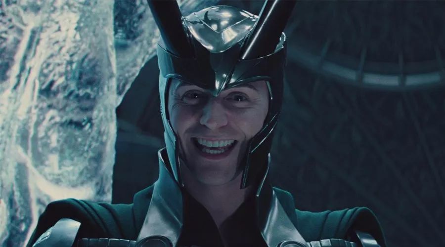 原创漫威暗黑宇宙雷神被洛基坑死美队被红骷髅打败