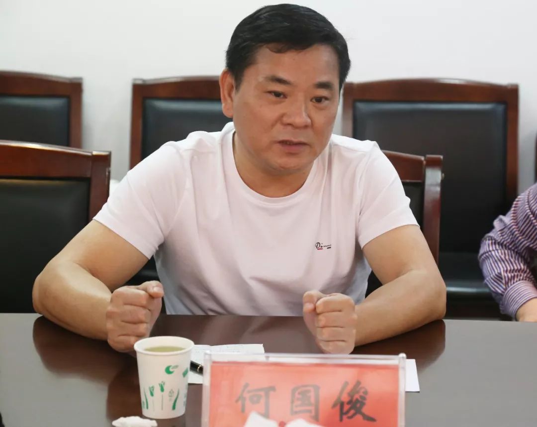 区委常委纪委书记监委主任徐凯盛以人大代表身份进选区