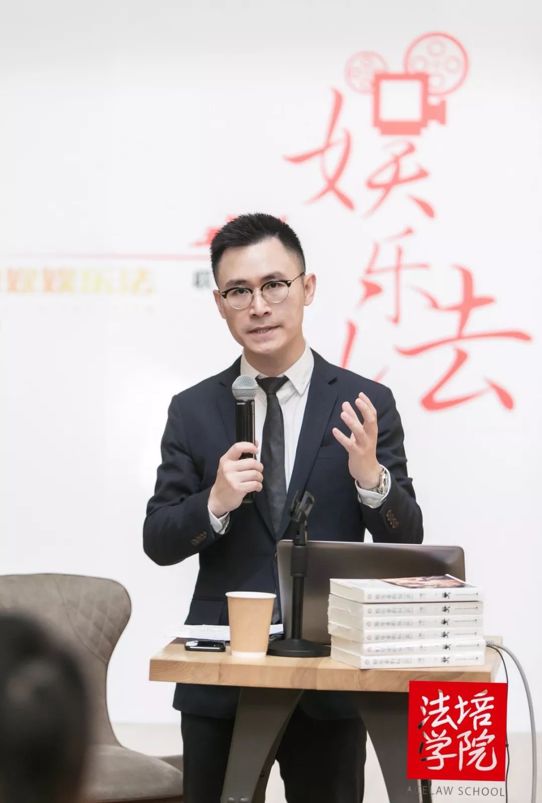 杨吉:理想主义者的斜杠人生-搜狐大视野-搜狐新闻