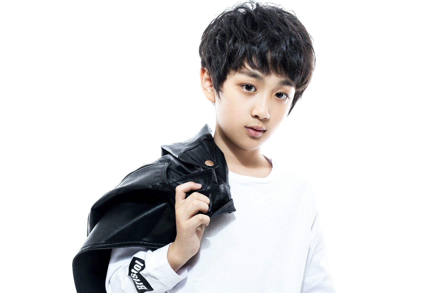 少年歌手洪霆新单曲星火少年献礼新中国70华诞