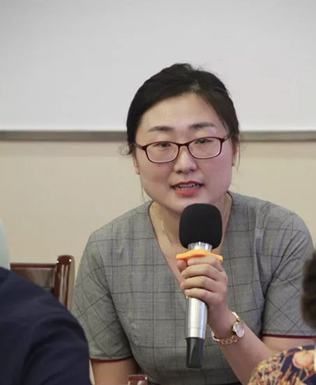 加大沪港两地间合作交流 助推全区社区卫生服务综合改革