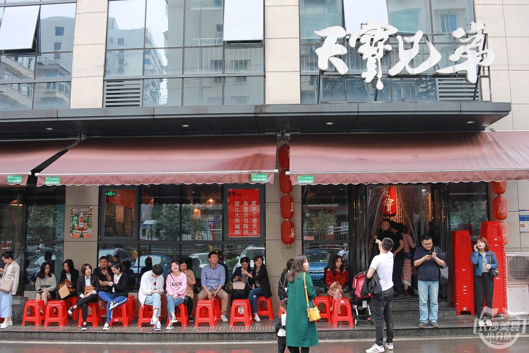 白天排队到天黑,「天宝兄弟」称霸虾尾江湖!