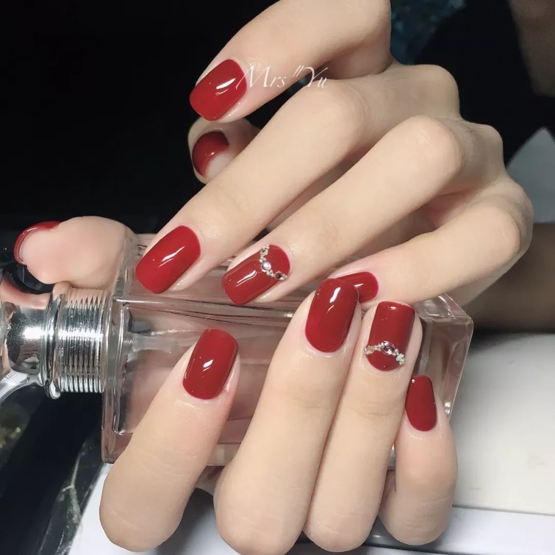 拍婚纱照婚礼适合做什么美甲