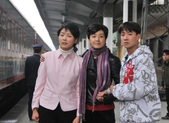 出道39年无绯闻,35岁二婚嫁给了富豪,55岁活的却像少女_左翎