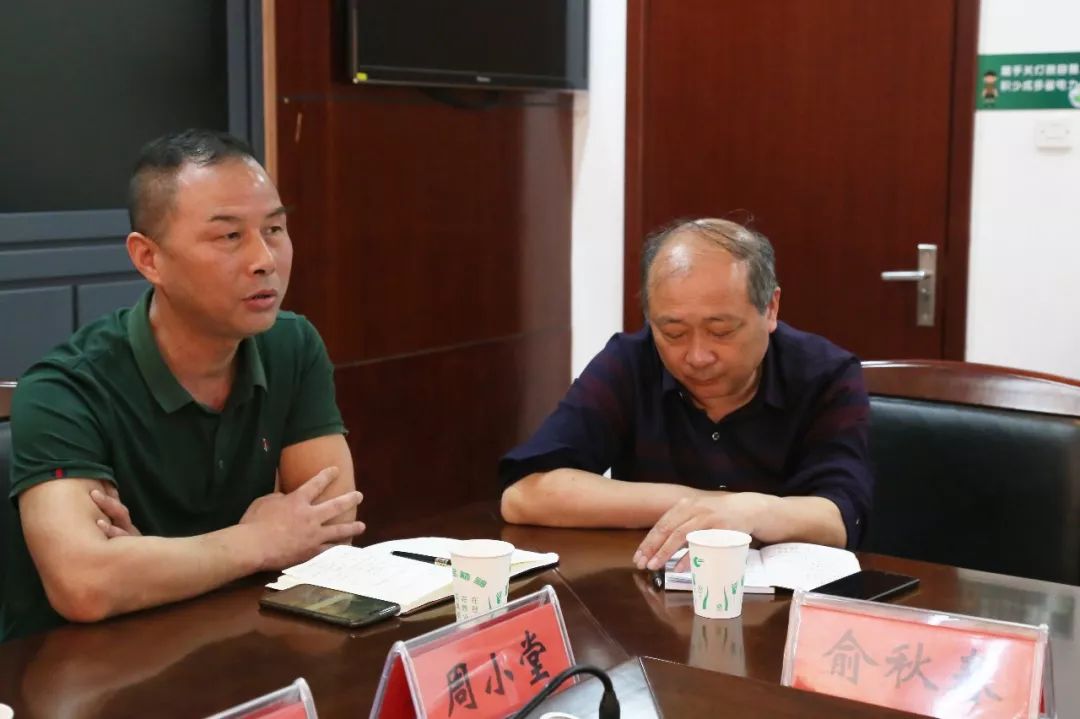 区委常委纪委书记监委主任徐凯盛以人大代表身份进选区