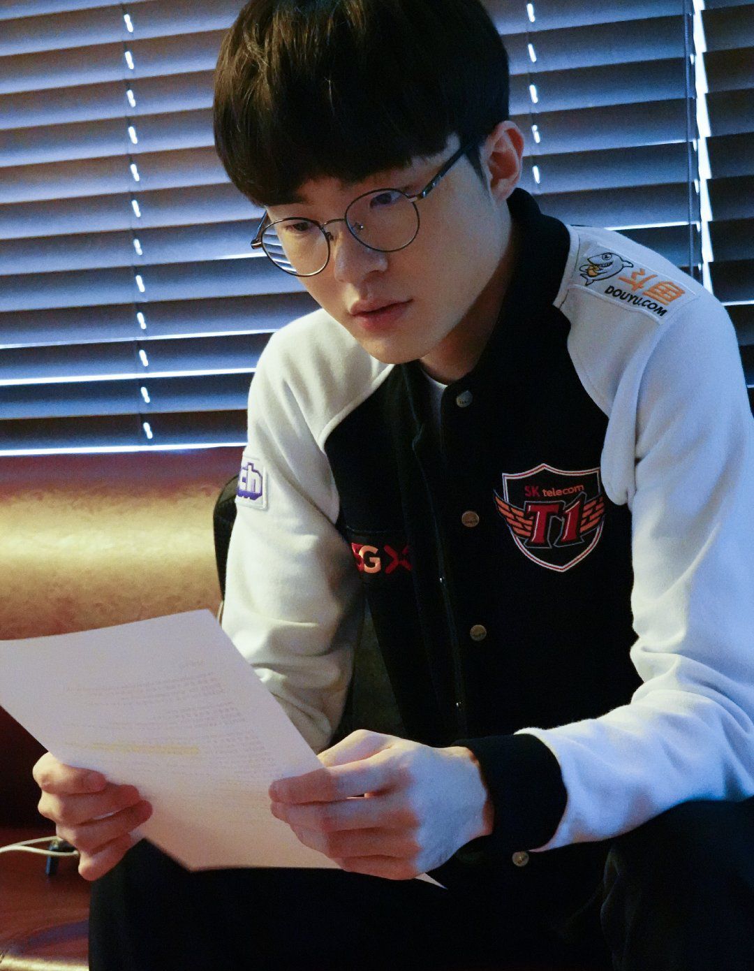 faker排位被秀以后反应很真实,疯狂玩一个英雄只为复仇?