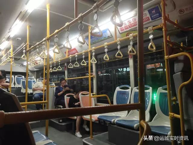 晚上11点,运城7路,14路公交车夜班上实拍!