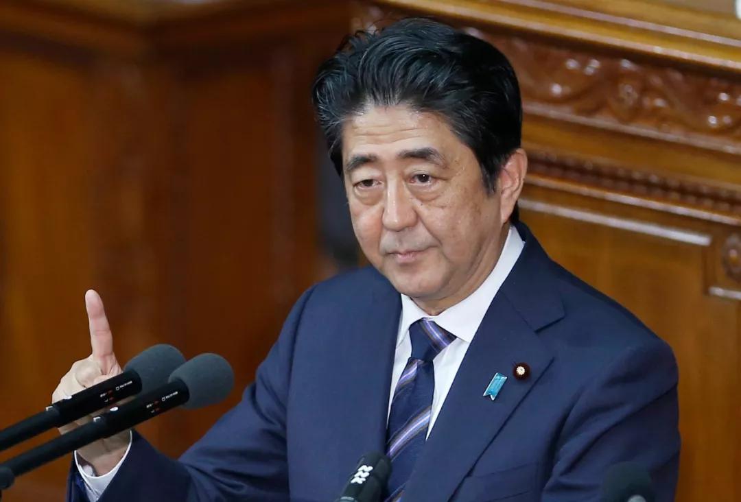 特朗普访日,按下令和时代启动键,日本能否走出失落的30年_安倍