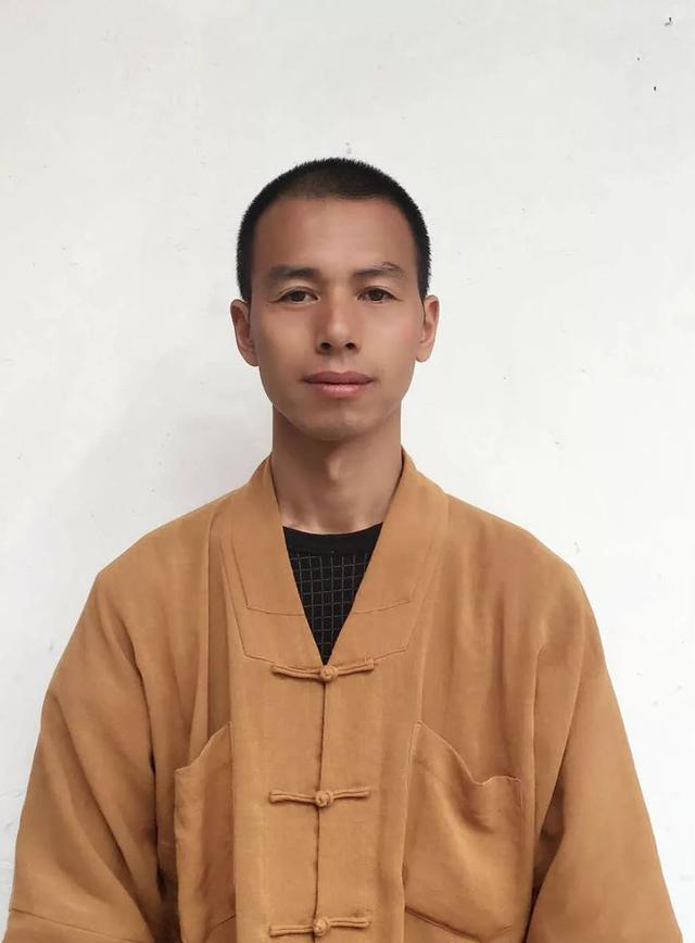 佛教 普清法师旭日初起万民云集大众同心瞻国颜威仪肃穆三军护卫白绿