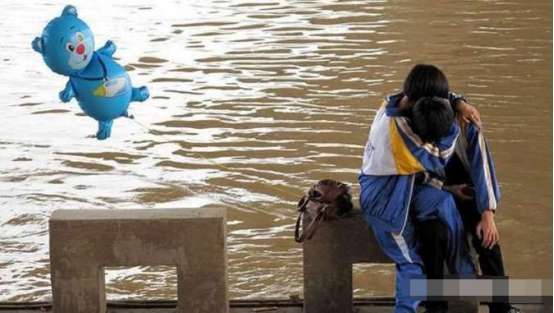 67一说起学生时代最后悔的事情,我肯定是觉得没有早恋过很后悔,现在